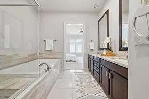 1360 W 25th St, Houston, TX 77008 - Photo 17