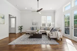 1360 W 25th St, Houston, TX 77008 - Photo 9