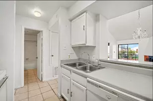 10075 Westpark Dr, Houston, TX 77042 - Photo 7