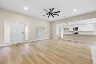 1328 Greenbriar Dr, Huntsville, TX 77340 - Photo 7
