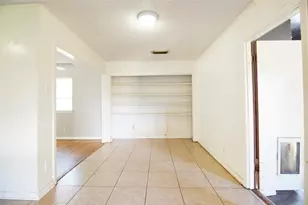 4048 Newshire Dr, Houston, TX 77025 - Photo 7