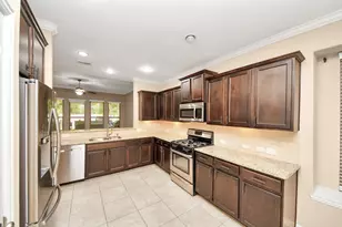8227 Broadleaf Ave, Baytown, TX 77521 - Photo 7