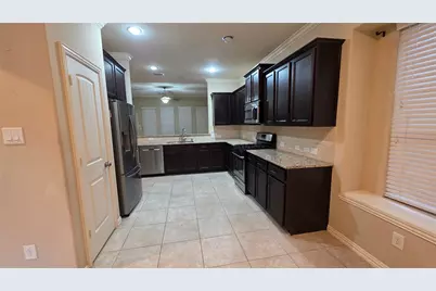 8227 Broadleaf Avenue, Baytown, TX 77521 - Photo 9