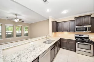 8227 Broadleaf Ave, Baytown, TX 77521 - Photo 11