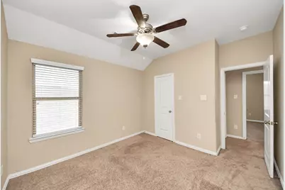 8227 Broadleaf Avenue, Baytown, TX 77521 - Photo 31