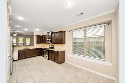 8227 Broadleaf Avenue, Baytown, TX 77521 - Photo 13