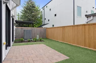 5621 Cohn Meadows Ln, Houston, TX 77007 - Photo 27