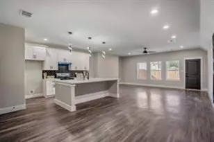 8119 Venus St, Houston, TX 77088 - Photo 3