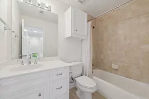 701 E 40th St, Houston, TX 77022 - Photo 17