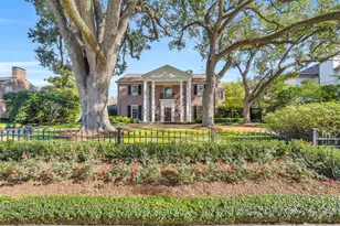 2033 Claremont Ln, Houston, TX 77019 - Photo 1