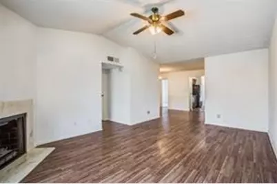 10615 Briar Forest Drive #406, Houston, TX 77042 - Photo 9