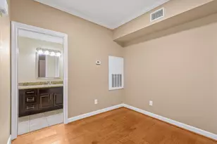 2255 Braeswood Park Dr, Houston, TX 77030 - Photo 5