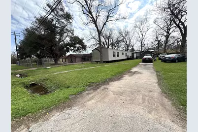 1810 Connorvale Rd Road, Houston, TX 77039 - Photo 3