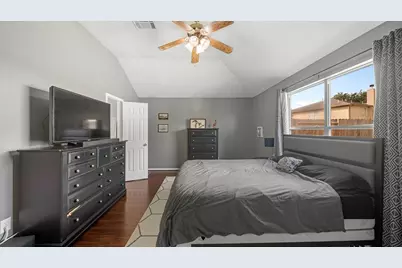140 Bristol Bend Lane, Dickinson, TX 77539 - Photo 3