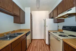 5252 Twin City Hwy, Groves, TX 77619 - Photo 5