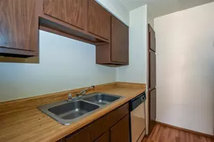 5252 Twin City Hwy, Groves, TX 77619 - Photo 7