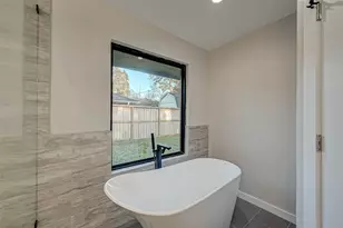 2111 Nina Lee Ln, Houston, TX 77018 - Photo 27