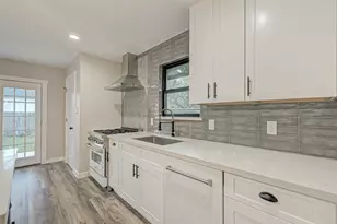 2111 Nina Lee Ln, Houston, TX 77018 - Photo 1