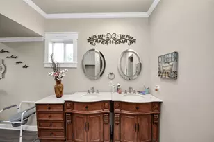 1106 S 8th St, La Porte, TX 77571 - Photo 23