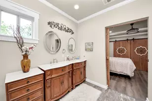 1106 S 8th St, La Porte, TX 77571 - Photo 25