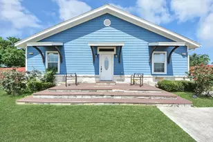1106 S 8th St, La Porte, TX 77571 - Photo 1