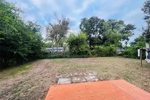 122 W Pecan Ln, Clute, TX 77531 - Photo 7