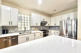 8638 Meadowcroft Dr, Houston, TX 77063 - Photo 13