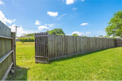 1911 Edinburg Avenue, League City, TX 77573 - Photo 33