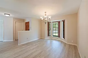 1911 Edinburg Ave, League City, TX 77573 - Photo 9