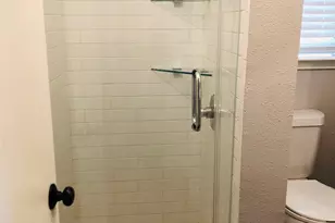 734-A McDaniel St, Houston, TX 77022 - Photo 17