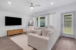 10647 Cascade Crk Dr, Rosharon, TX 77583 - Photo 5