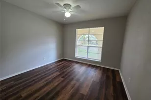 12724 Shannon Hills Dr, Houston, TX 77099 - Photo 9