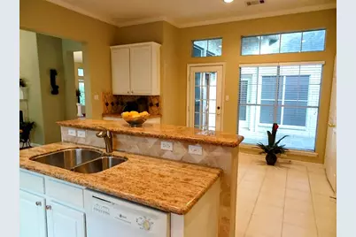 10114 Crescent Bluff Lane, Houston, TX 77070 - Photo 5
