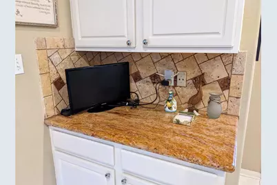 10114 Crescent Bluff Lane, Houston, TX 77070 - Photo 9