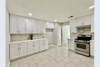 10722 Sashay Drive, Houston, TX 77099 - Photo 11