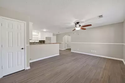 210 N Shirley Lane, Willis, TX 77378 - Photo 5