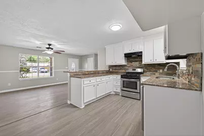 210 N Shirley Lane, Willis, TX 77378 - Photo 13