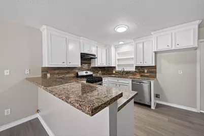 210 N Shirley Lane, Willis, TX 77378 - Photo 11