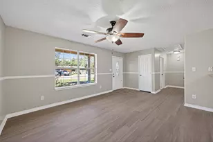 210 N Shirley Ln, Willis, TX 77378 - Photo 9