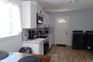 5815 Schevers St, Houston, TX 77033 - Photo 13