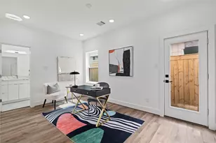 216 E 31st 1/2 St, Houston, TX 77018 - Photo 5