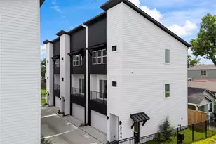 216 E 31st 1/2 St, Houston, TX 77018 - Photo 3