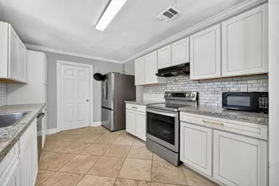 8822 Sultan Drive, Houston, TX 77078 - Photo 9