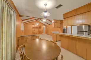 705 Darlene Ln, Wallis, TX 77485 - Photo 11