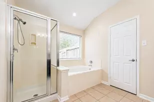 5402 Rosehaven Ct, Sugar Land, TX 77479 - Photo 13