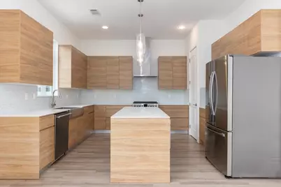 645 W 16th Street, Houston, TX 77008 - Photo 9
