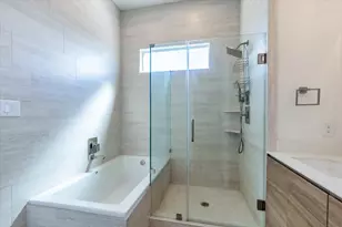 645 W 16th St, Houston, TX 77008 - Photo 23