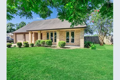 423 Forest Hills Drive, League City, TX 77573 - Photo 3