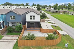 1847 Dewalt St, Houston, TX 77088 - Photo 5