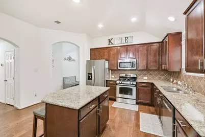 21503 Kings Bend Drive, Kingwood, TX 77339 - Photo 9